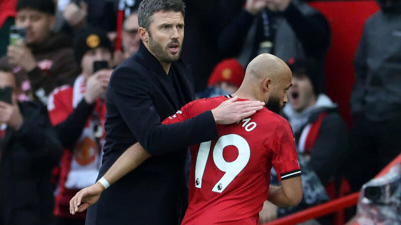 Man United sẽ không vội vàng gắn bó với Michael Carrick