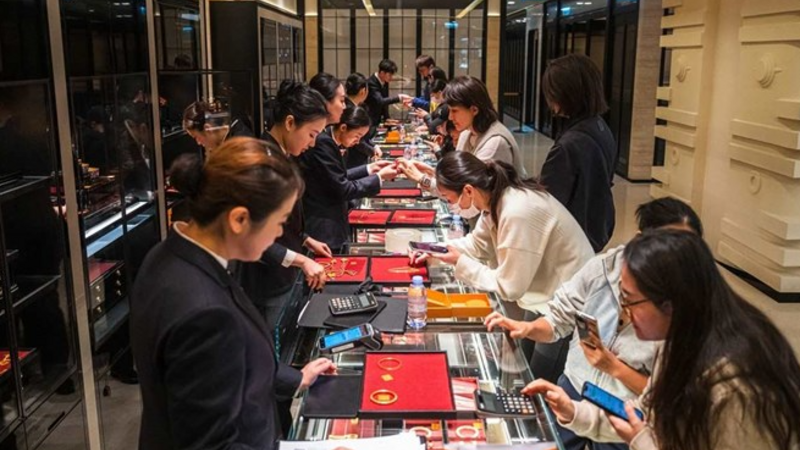 Giá vàng tăng trước ngày vía Thần tài, lực mua chưa hạ nhiệt