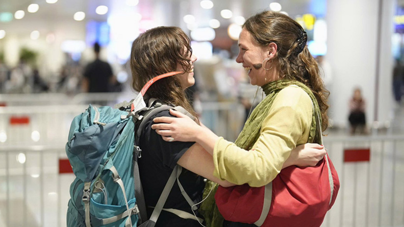 Khách Tây buồn vui lẫn lộn khi kẹt lại Việt Nam vì chiến sự Trung Đông