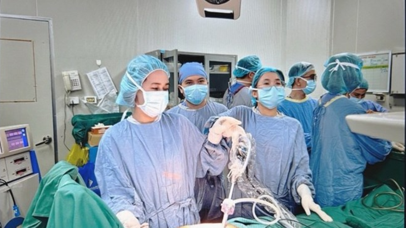 Lương bác sĩ mới ra trường tăng gần 800.000 đồng/tháng