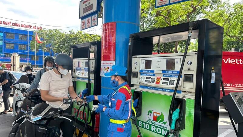 Doanh nghiệp nhà nước: Trụ cột trong bảo đảm nguồn cung xăng dầu