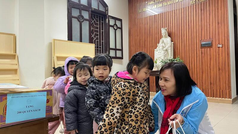 Mô hình “Tủ sách pháp luật” ở phường Ô Chợ Dừa: Lan tỏa văn hóa đọc