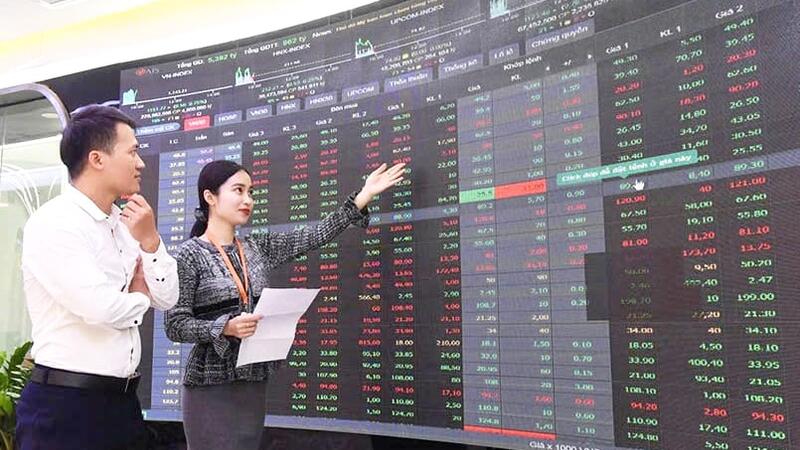 Nâng hạng thị trường chứng khoán: Làm gì để hấp thụ bền vững dòng vốn ngoại?