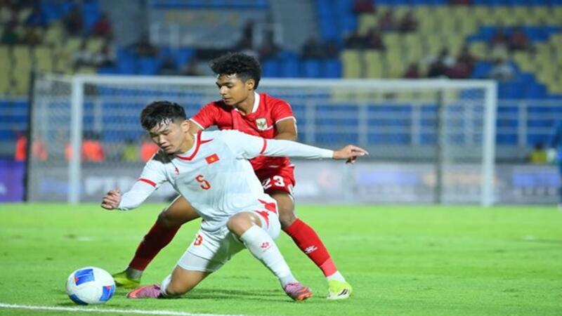 Huấn luyện viên Cristiano Roland chắp cánh ước mơ cho U17 Việt Nam