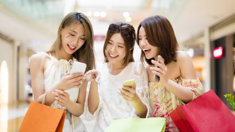 Bẫy "mua trước trả sau" và thế hệ người trẻ "vừa đi làm đã mắc nợ"