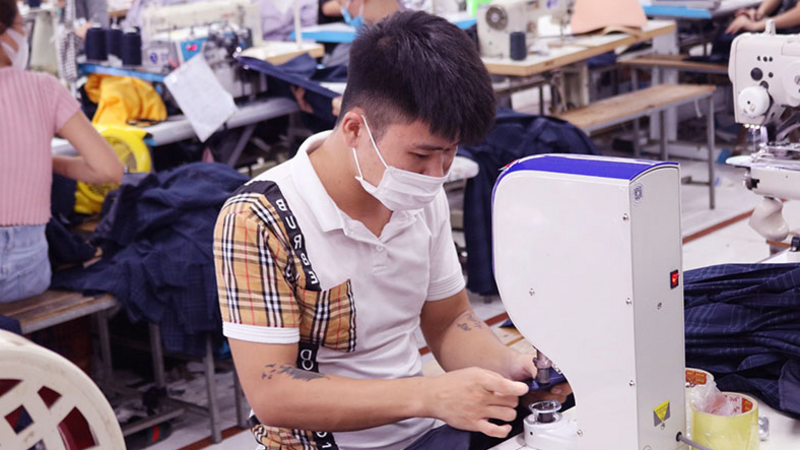 Kiến nghị trao thêm quyền cho cán bộ công đoàn cơ sở để bảo vệ người lao động