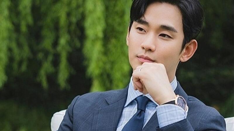 Kim Soo Hyun và những lợi thế khi trở lại sau ồn ào
