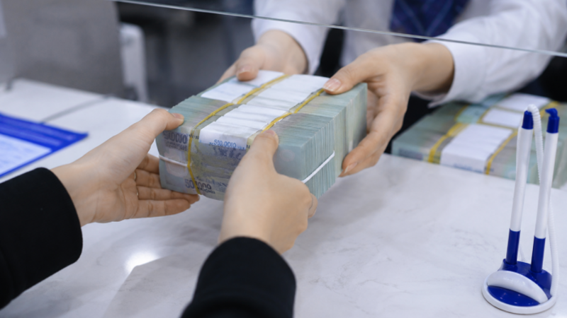 Nới trần vốn ngắn hạn lên 40%: Ngân hàng thêm room, thêm rủi ro