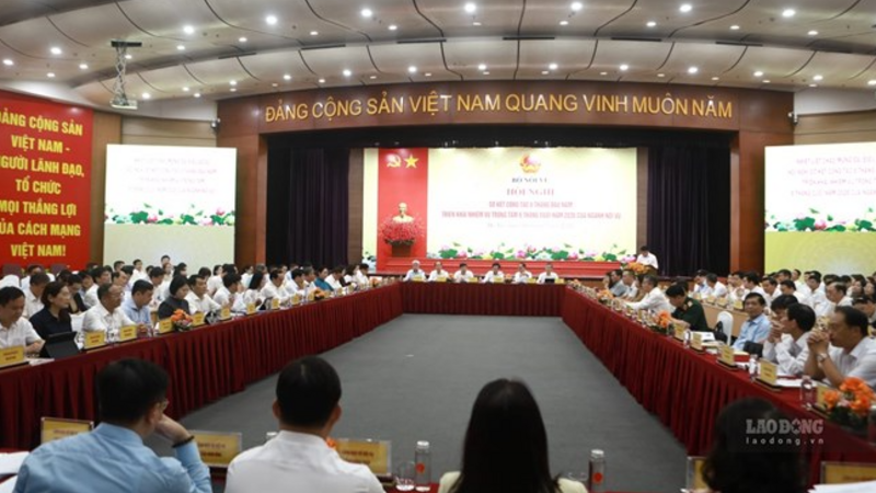 Bộ Nội vụ: Hơn 2 triệu người được tăng lương 8% từ 1.7