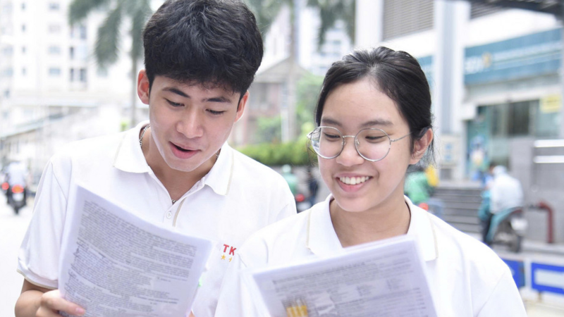 Thi trên máy tính chỉ là bề nổi, ngân hàng đề mới là 'chìa khóa'
