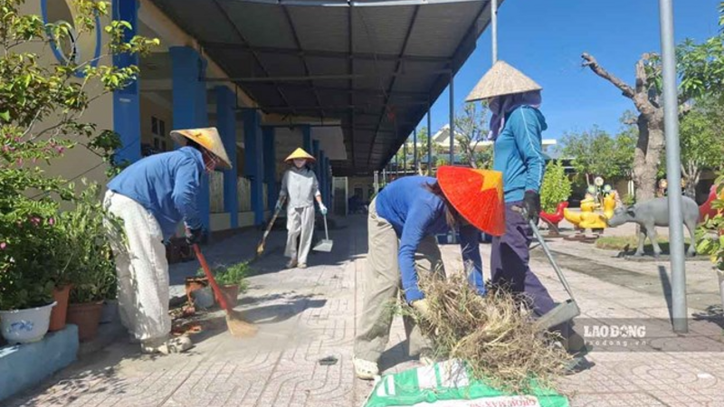 Giáo viên tất bật vệ sinh trường, lớp sẵn sàng cho ngày tựu trường