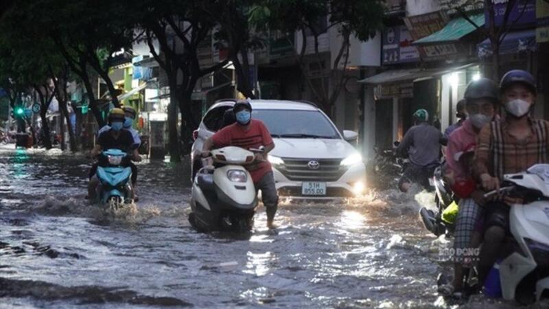 Nam Bộ sắp đón đợt mưa lớn, đề phòng ngập do triều cường