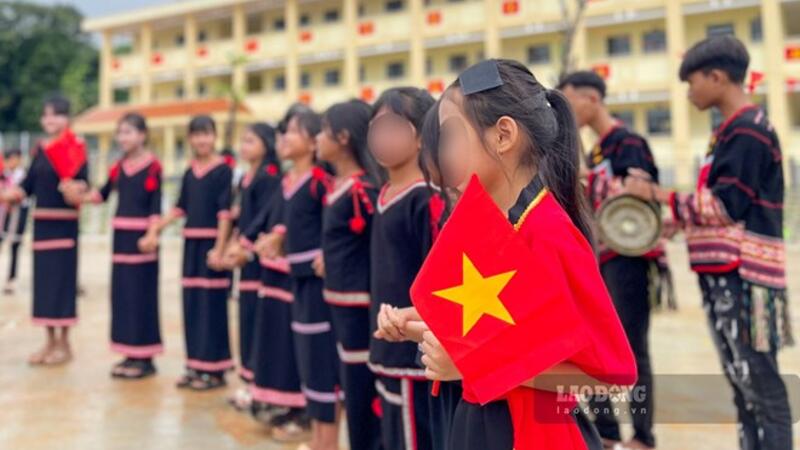 Giáo dục 24h: Một địa phương quy trách nhiệm Chủ tịch cấp xã nếu để học sinh thiếu sách vở