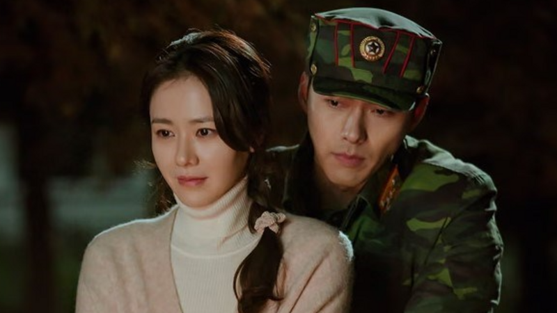 Son Ye Jin tiết lộ thay đổi cảnh ôm Hyun Bin trong “Hạ cánh nơi anh”