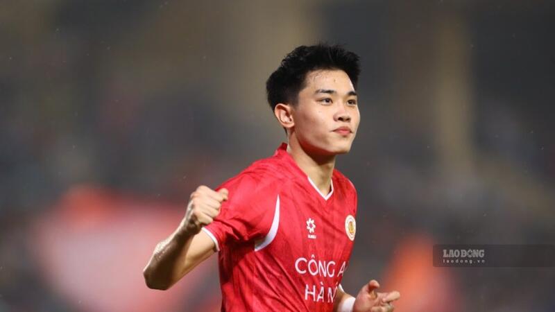 Tiền đạo Đình Bắc chấn thương