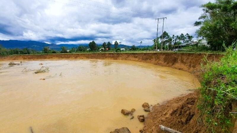 Bờ sông Vu Gia, Đà Nẵng sạt lở sâu, hàng trăm hộ dân bất an