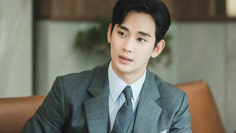 Kim Soo Hyun đề nghị YouTube xóa 30 video và đóng cửa kênh Garo Sero