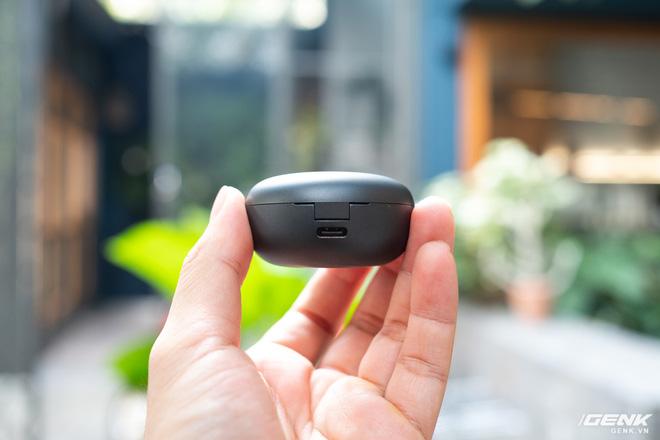 Trên tay LG TONE Free FP8: Chống ồn chủ động, đèn NanoUV diệt khuẩn, tính năng thì thầm độc đáo - Ảnh 3. Trên tay LG TONE Free FP8: Chống ồn chủ động, đèn NanoUV diệt khuẩn, tính năng thì thầm độc đáo - Ảnh 3.