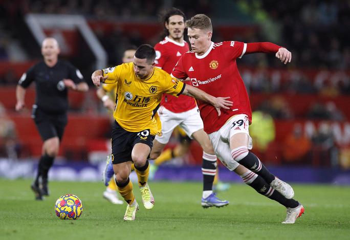 Man United thua sốc Wolverhampton tại nhà hát Old Trafford - Ảnh 3.