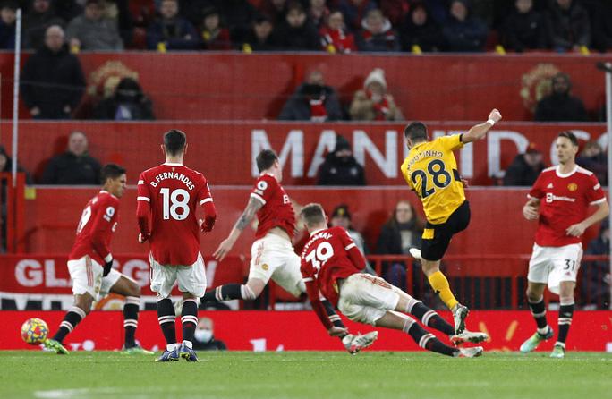 Man United thua sốc Wolverhampton tại nhà hát Old Trafford - Ảnh 5.