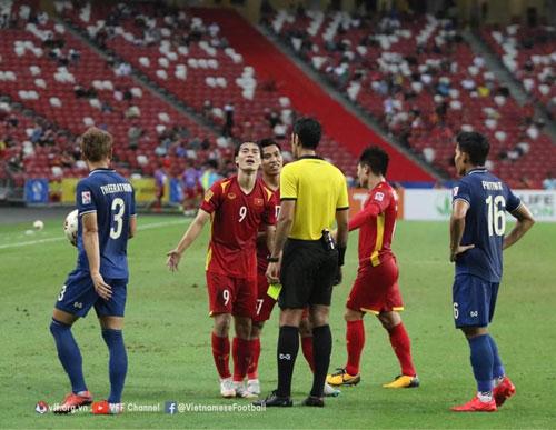 Hậu AFF Cup - Nhà vô địch tổn thương: Thất bại được báo trước - Ảnh 1. Hậu AFF Cup - Nhà vô địch tổn thương: Thất bại được báo trước - Ảnh 1.