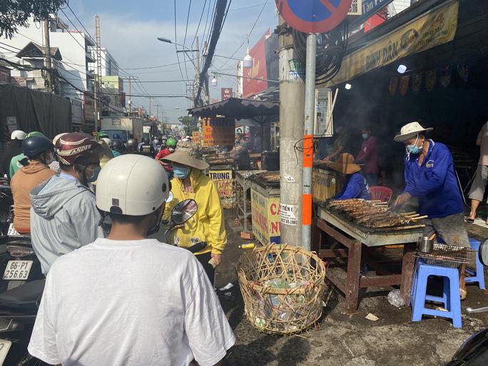 Giá tôm càng xanh tăng mạnh trong ngày vía Thần Tài - Ảnh 4.