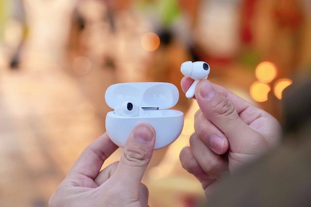 OPPO Enco X2 ra mắt với thiết kế giống AirPods Pro, nâng cấp chống ồn, chất âm "ngon", pin 40 giờ, giá 3.2 triệu đồng - Ảnh 2.