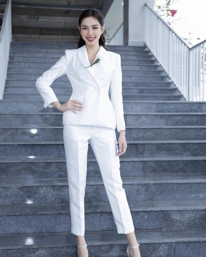 Hà Hồ, Bảo Anh nóng bỏng áo dây xẻ ngực - Ảnh 3. Hà Hồ, Bảo Anh nóng bỏng áo dây xẻ ngực - Ảnh 3.