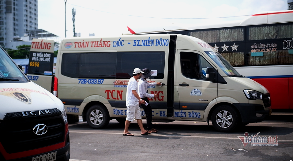 Giá xăng 'leo thang' nhưng chưa thấy ai kêu than khó khăn - Ảnh 2.