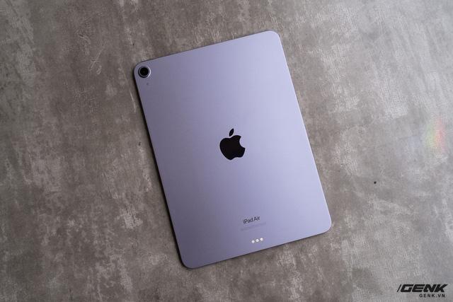 Trên tay iPad Air 5 mới về VN: "Bình cũ rượu mới", chip M1 liệu có đáng mua hơn iPad Pro? - Ảnh 4.