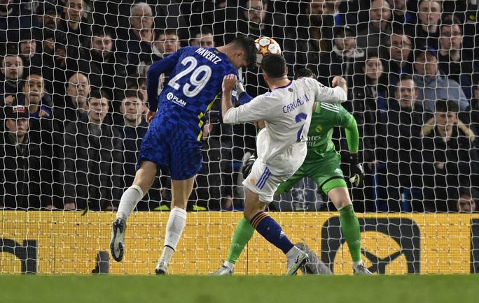 Benzema tung hat-trick, Real Madrid nhấn chìm chủ nhà Chelsea - Ảnh 5.