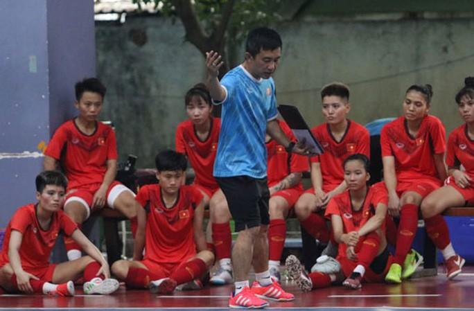 Tuyển futsal nữ Việt Nam quyết tâm lấy vàng - Ảnh 1.