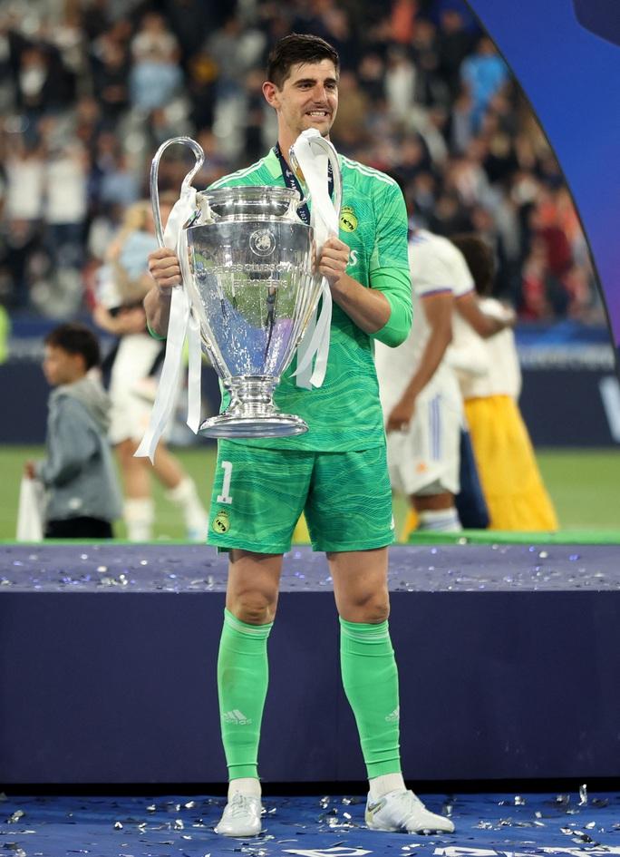 Thibaut Courtois hóa siêu nhân, Real Madrid lên đỉnh Champions League - Ảnh 12.