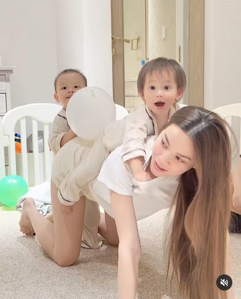 Hồ Ngọc Hà lần đầu diện đồ nhóm với Lisa Leon, tổng thể đẹp như nhóm hát tam ca! - Ảnh 8. Hồ Ngọc Hà lần đầu diện đồ nhóm với Lisa Leon, tổng thể đẹp như nhóm hát tam ca! - Ảnh 8.