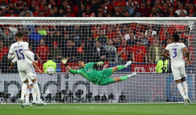 Thibaut Courtois hóa siêu nhân, Real Madrid lên đỉnh Champions League - Ảnh 3.