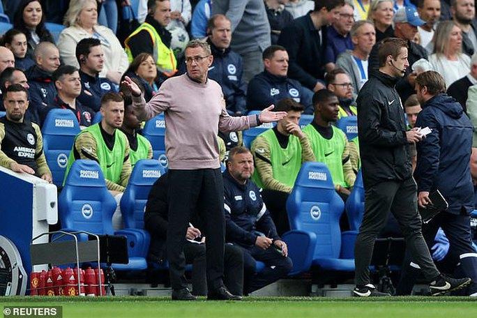 HLV Ralf Rangnick chia tay Man United, từ bỏ luôn vai trò cố vấn - Ảnh 2.