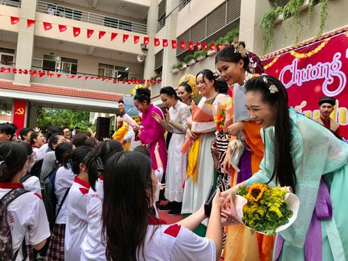 Kịch sử Việt chủ động tìm khán giả trẻ - Ảnh 1.