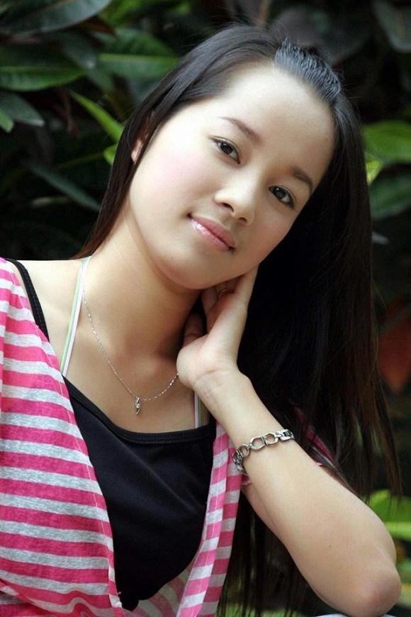 Mỹ nhân "Nhật ký Vàng Anh" sau 16 năm: Hạnh phúc bên chồng đại gia, làm mẹ đẹp nuột nà - Ảnh 1. Mỹ nhân "Nhật ký Vàng Anh" sau 16 năm: Hạnh phúc bên chồng đại gia, làm mẹ đẹp nuột nà - Ảnh 1.
