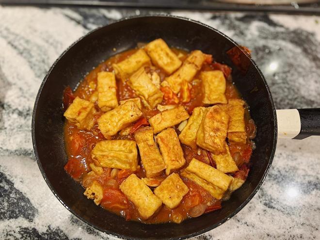 Cao Thái Sơn lại ôm ấp, bón cho "người tình 3 ngày" ăn món mình nấu trước mặt mẹ, Trang Trần liền thách - Ảnh 6. Cao Thái Sơn lại ôm ấp, bón cho "người tình 3 ngày" ăn món mình nấu trước mặt mẹ, Trang Trần liền thách - Ảnh 6.