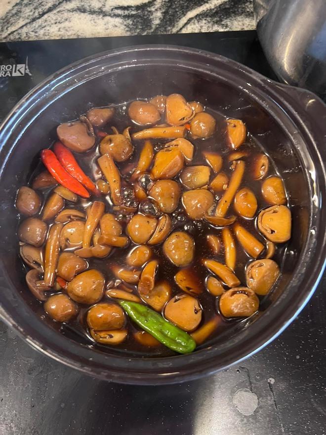 Cao Thái Sơn lại ôm ấp, bón cho "người tình 3 ngày" ăn món mình nấu trước mặt mẹ, Trang Trần liền thách - Ảnh 7. Cao Thái Sơn lại ôm ấp, bón cho "người tình 3 ngày" ăn món mình nấu trước mặt mẹ, Trang Trần liền thách - Ảnh 7.