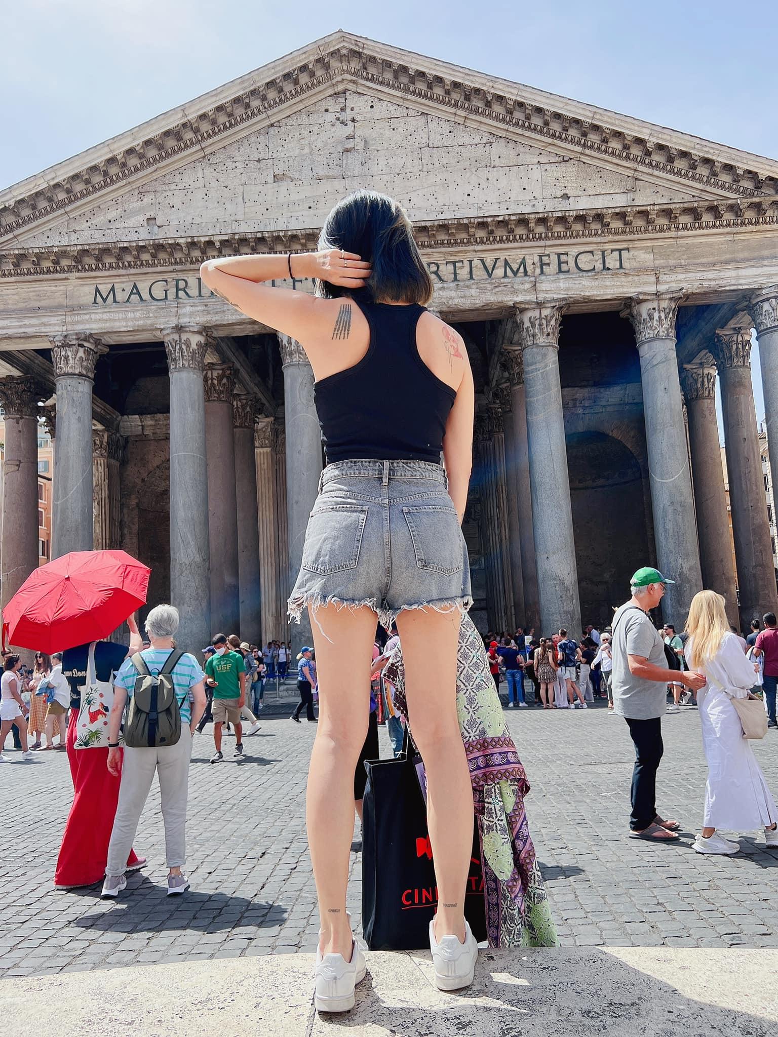 43 tuổi vẫn thể thao không kém sao Hollywood, Ngô Thanh Vân xuất sắc khoe đôi chân "đả nữ" - Ảnh 2.