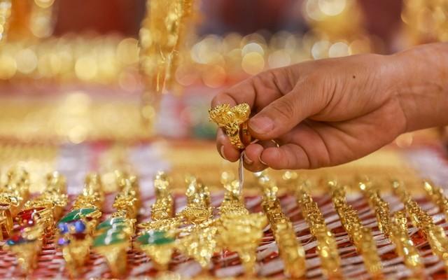 Giá vàng hôm nay tiếp tục trượt dốc, nhà đầu tư liêu xiêu - Ảnh 1. Giá vàng hôm nay tiếp tục trượt dốc, nhà đầu tư liêu xiêu - Ảnh 1.
