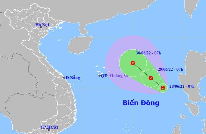 Áp thấp xuất hiện trên Biển Đông - Ảnh 1.