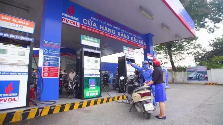 Giá xăng giảm sau 7 lần tăng mạnh liên tiếp - Ảnh 1. Giá xăng giảm sau 7 lần tăng mạnh liên tiếp - Ảnh 1.