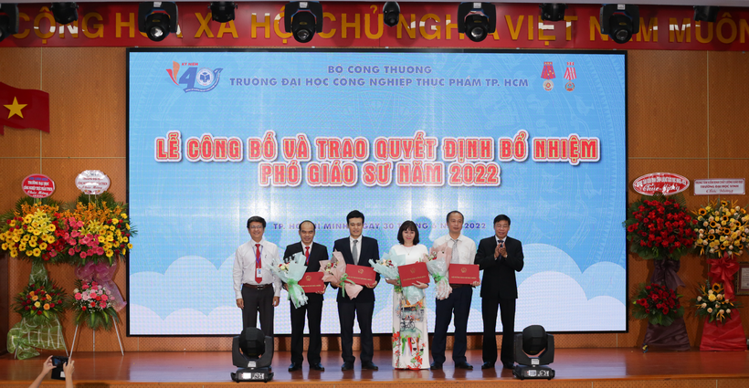 Trường ĐH Công nghiệp Thực phẩm TP.HCM có thêm 6 chương trình đào tạo đạt chuẩn kiểm định  ảnh 1