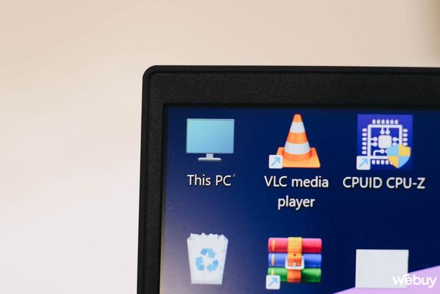 Trên tay LG Gram 2022: Laptop 16 inch nhưng nhẹ hơn cả 13 inch - Ảnh 9. Trên tay LG Gram 2022: Laptop 16 inch nhưng nhẹ hơn cả 13 inch - Ảnh 9.