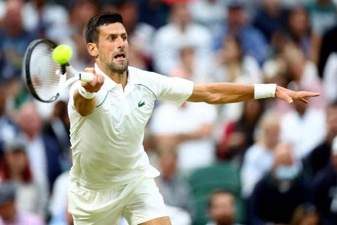 Djokovic vào tứ kết, lỡ hẹn tiểu Nadal tại Wimbledon 2022 - Ảnh 2.