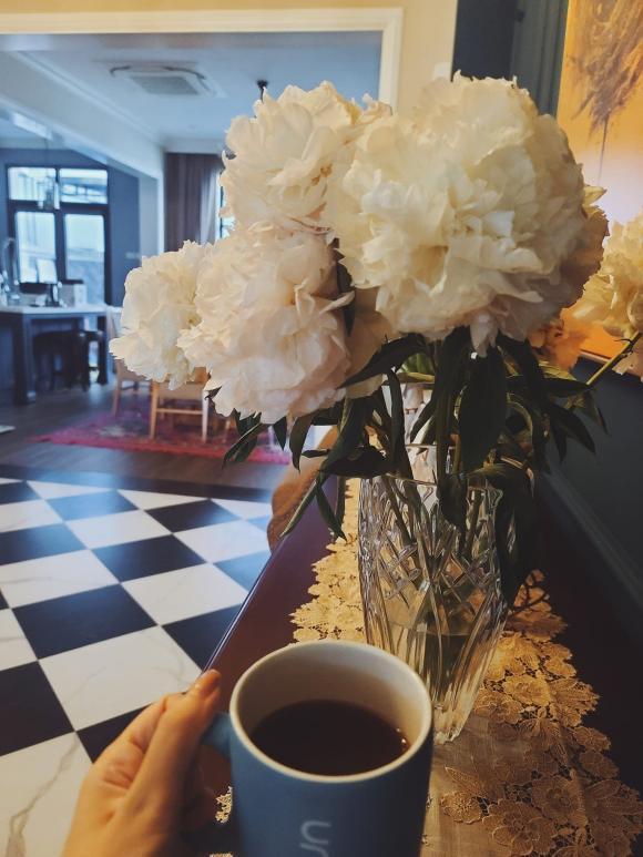 Hé lộ không gian sống của Hoa hậu thân thiện Dương Thùy Linh - Ảnh 4.