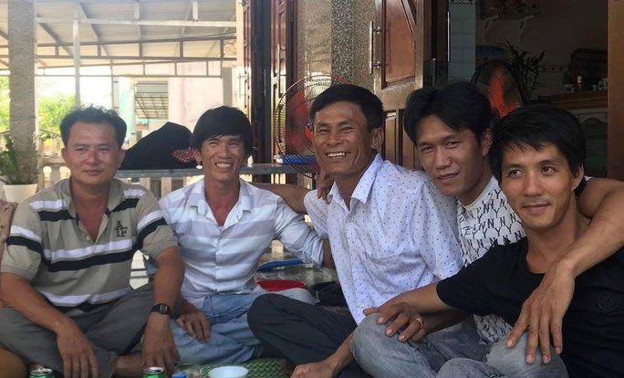 Cuộc thi Lòng tốt quanh ta: Cứu tinh của ngư dân trên biển - Ảnh 3. Cuộc thi Lòng tốt quanh ta: Cứu tinh của ngư dân trên biển - Ảnh 3.