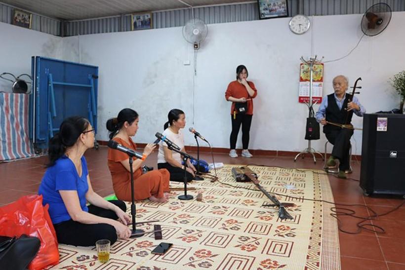 Nghệ nhân Ưu tú Ngô Văn Đảm: 'Kho tư liệu sống' của âm nhạc dân tộc ảnh 2